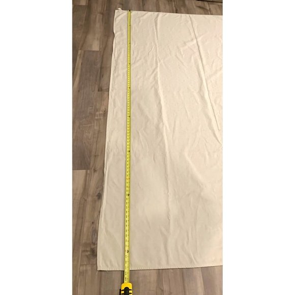 Kate Spade New York  Silver/Grey "Larabee Dot" Tablecloth 58"x99" and 6 Napkins - Picture 3 of 15